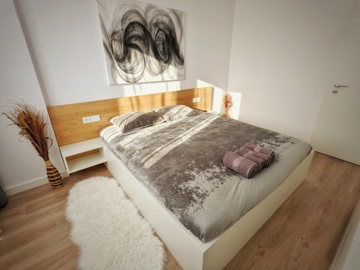 Cluj Airport Apartment Bagian luar foto