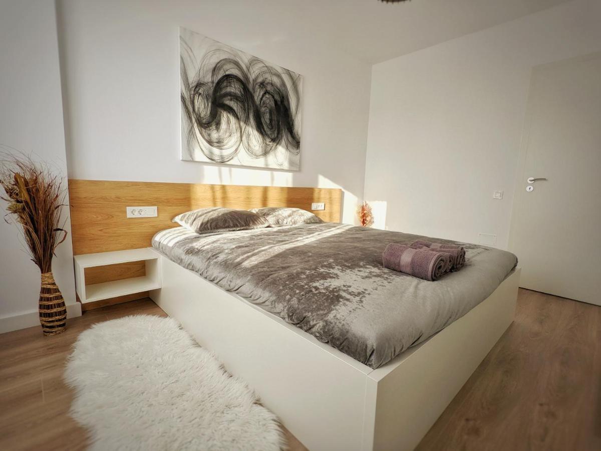 Cluj Airport Apartment Bagian luar foto